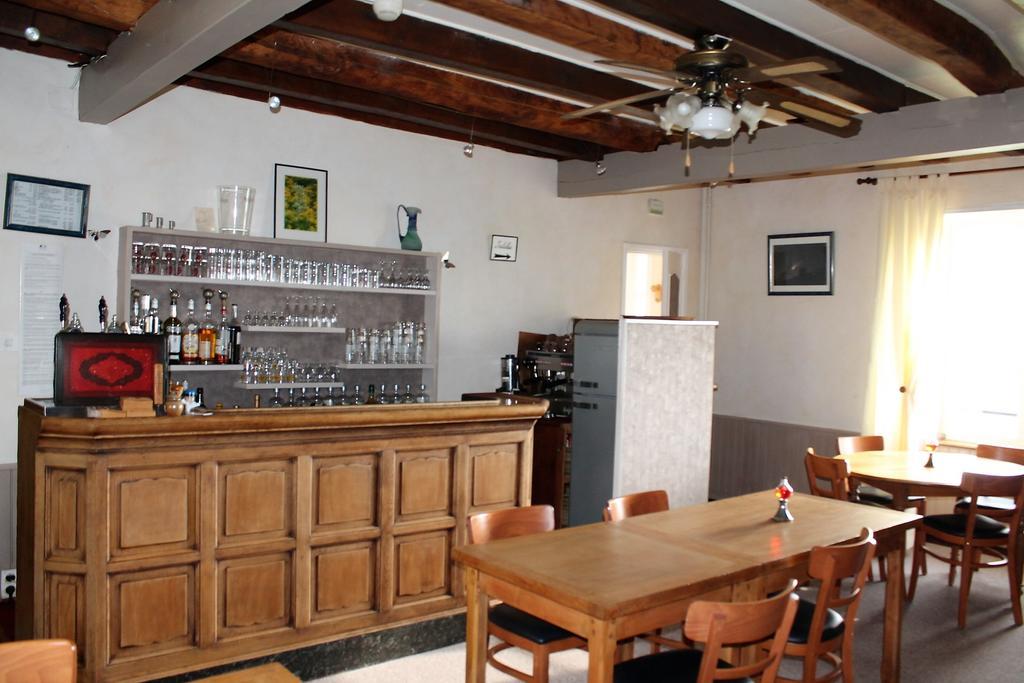 Auberge Hotel De Tournemire - Cantal Екстер'єр фото